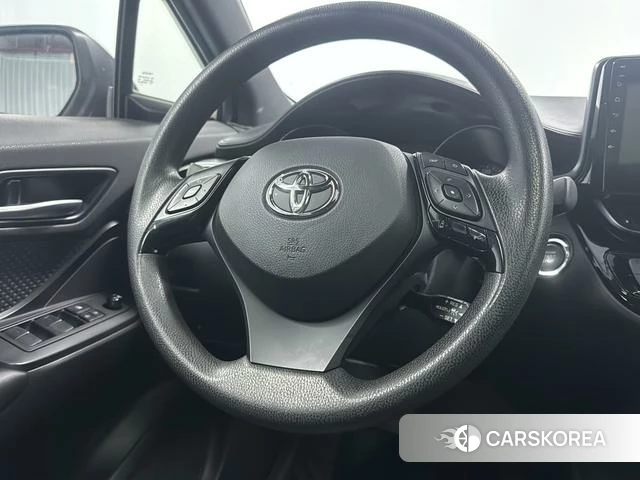 Toyota C-HR id 4221410 из Китая 16