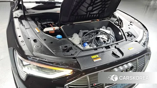 Audi e-Tron id 3012304 из Кореи 16