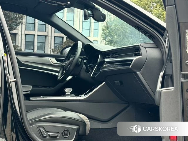 Audi A6L id 4290179 из Китая 14