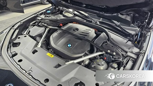 BMW 7 Series (G70) id 3922159 из Кореи 16