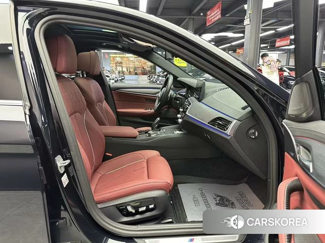 BMW 5 series 2023 Черный из Китая, фото 6