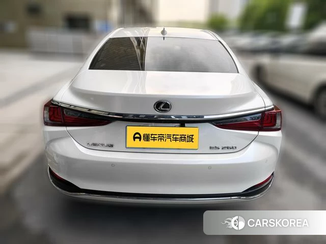 Lexus ES 2022 Белый из Китая, фото 6