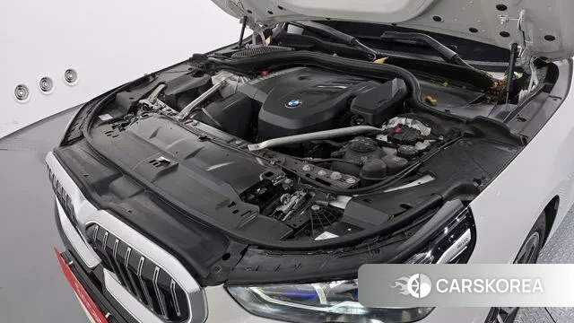 BMW 5 Series (G60) id 3415497 из Кореи 16