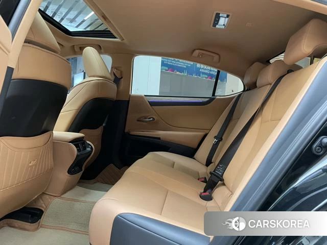 Lexus ES id 4276333 из Китая 16