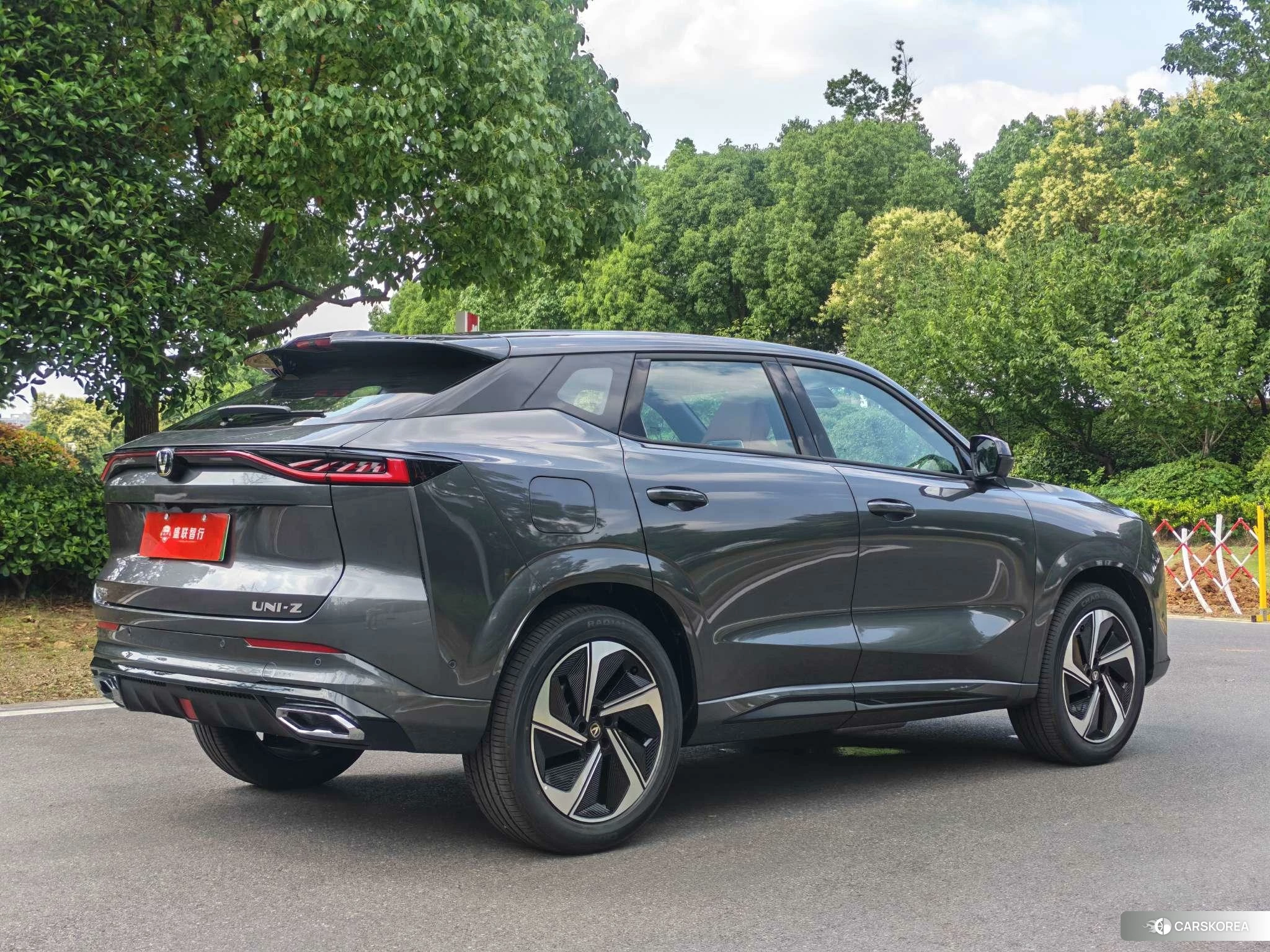 Chang'an UNI-Z PHEV id 4467765 из Китая 12