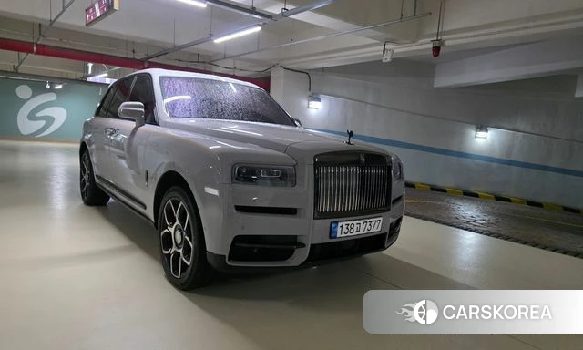 Rolls-Royce Cullinan 2023 Серебристо-серый из Кореи, фото 6