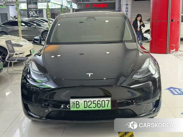 Tesla Model Y 2023 Черный из Китая, фото 6