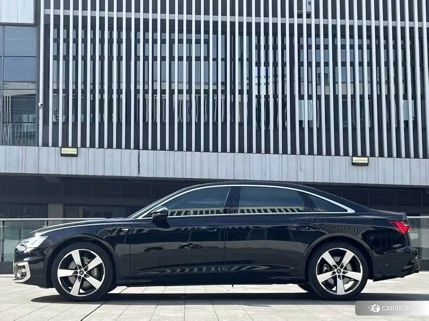 Audi A6L id 4622764 из Китая 7