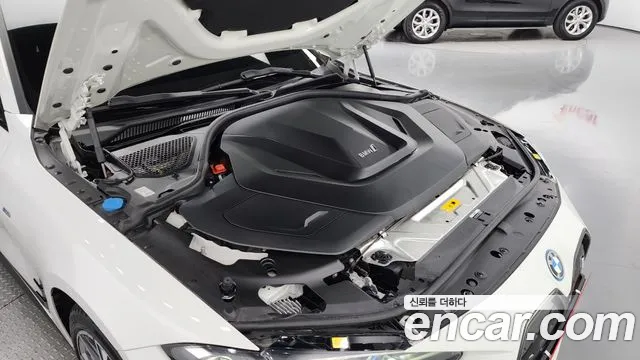 BMW i4 id 2699156 из Кореи 16