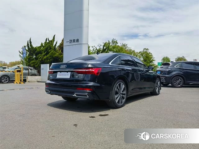 Audi A6L id 4276300 из Китая 8