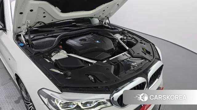 BMW 5 Series (G30) id 3018472 из Кореи 16