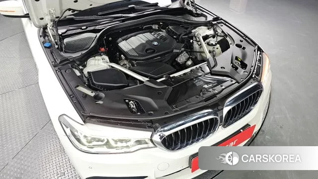 BMW 5 Series (G30) id 3248774 из Кореи 16