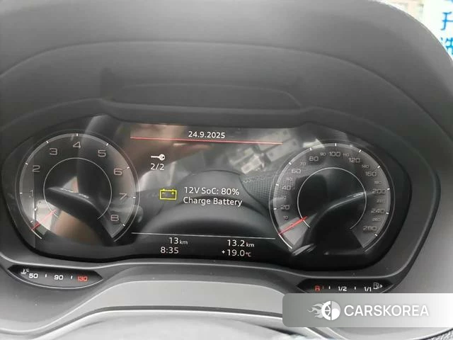 Audi Q2L 2025 Темно-серый из Китая, фото 6