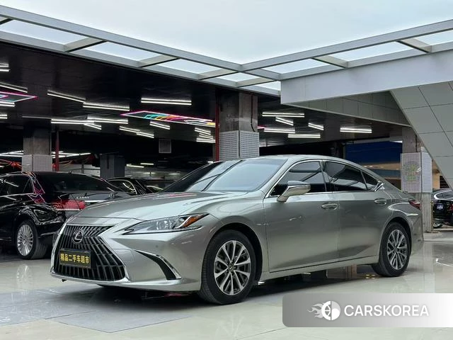 Lexus ES 2023 Серебристо-серый из Китая, фото 6