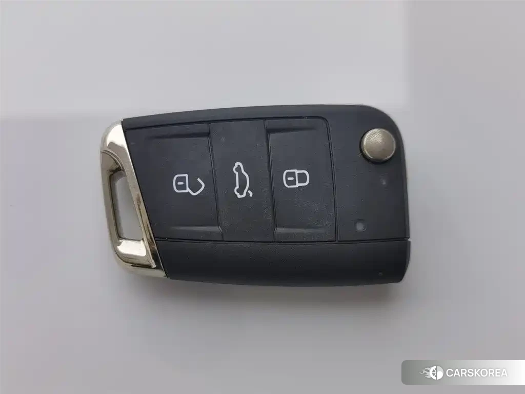 Volkswagen Tiguan L id 4680467 из Китая 21