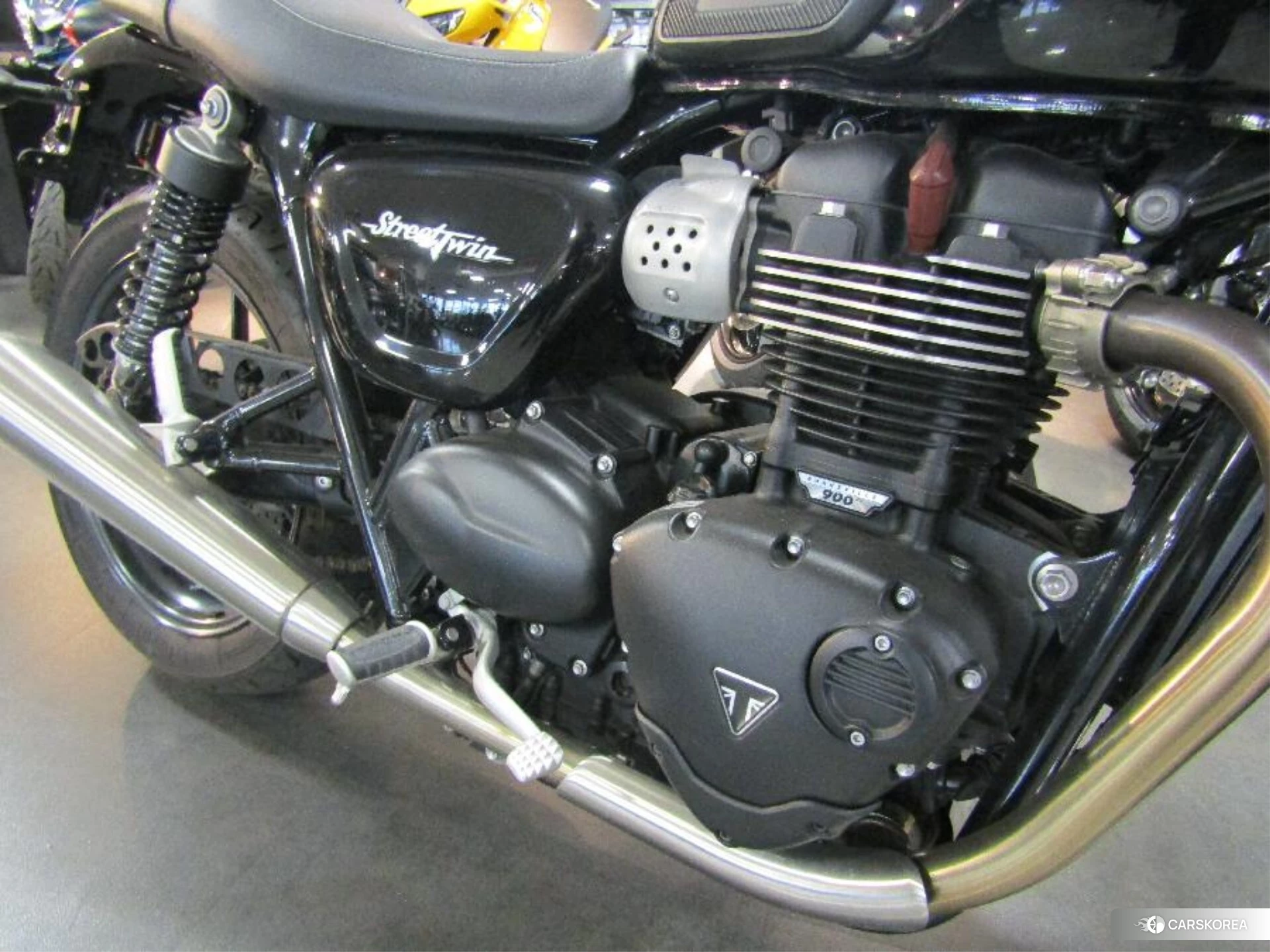 Проданный Triumph STREET TWIN id 4365555 из Японии, фото 6