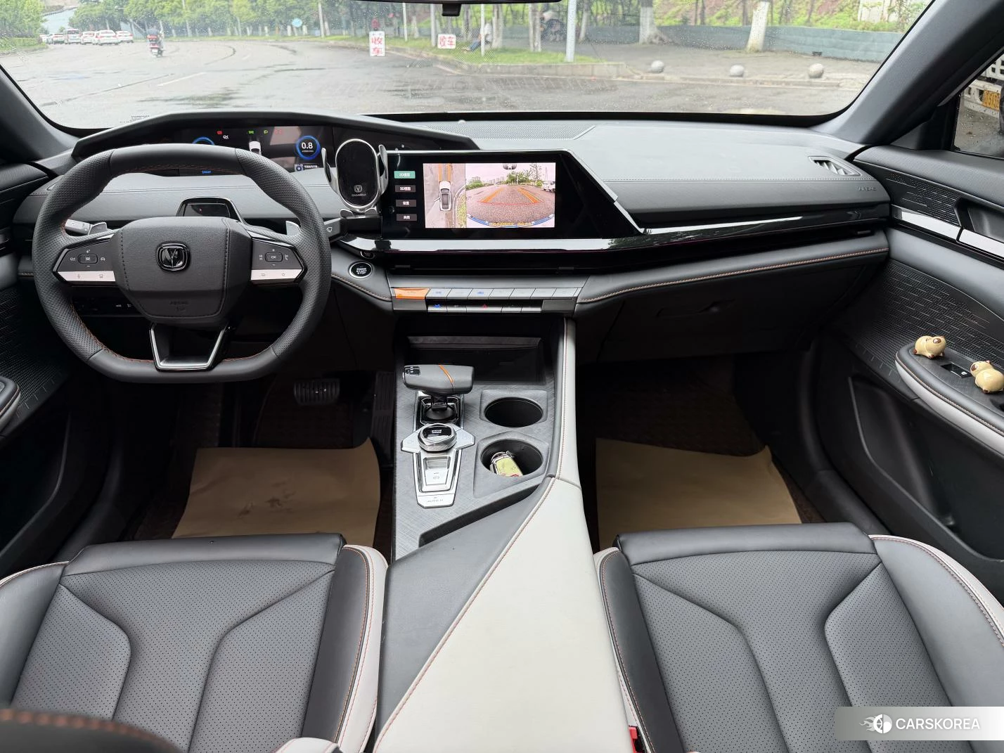Chang'an UNI-V 2023 Белый из Китая, фото 6