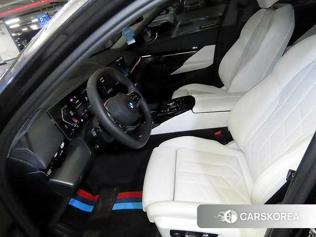 BMW 5 Series (G60) id 3963787 из Кореи 16