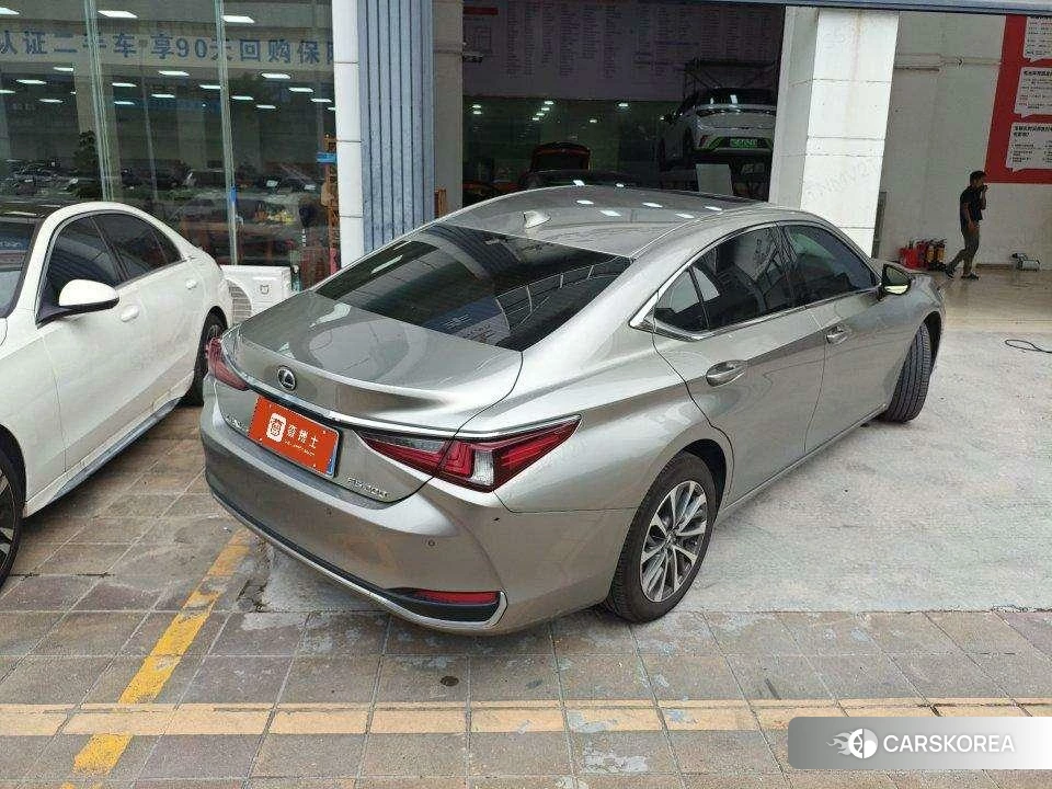 Lexus ES id 4514859 из Китая 9