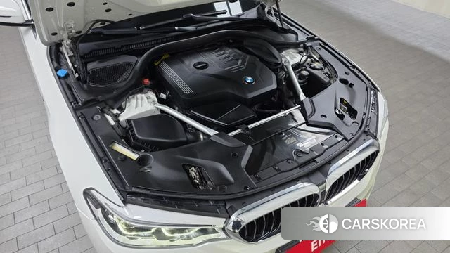 BMW 5 Series (G30) id 3844346 из Кореи 16