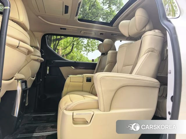 Toyota Elfa id 4365664 из Китая 11