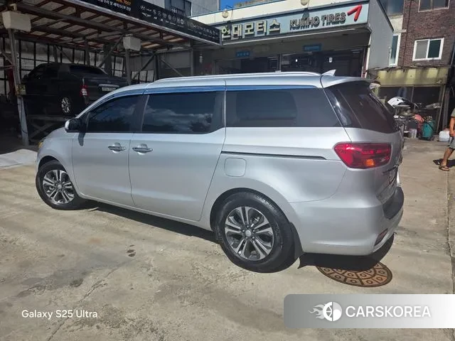 Kia The New Carnival id 3248835 из Кореи 16