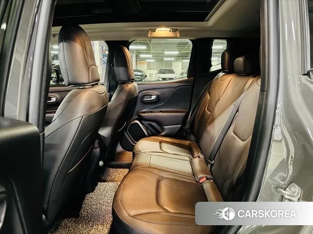 Jeep Renegade id 3469510 из Кореи 16