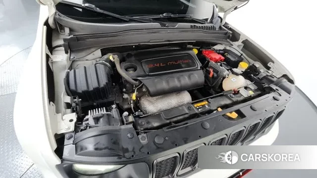 Jeep Renegade id 3534962 из Кореи 16