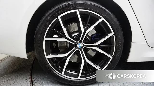 BMW 5 Series (G30) id 3412181 из Кореи 16