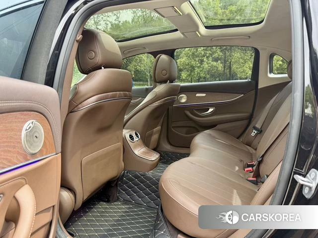 Mercedes-Benz E-class id 4256599 из Китая 7