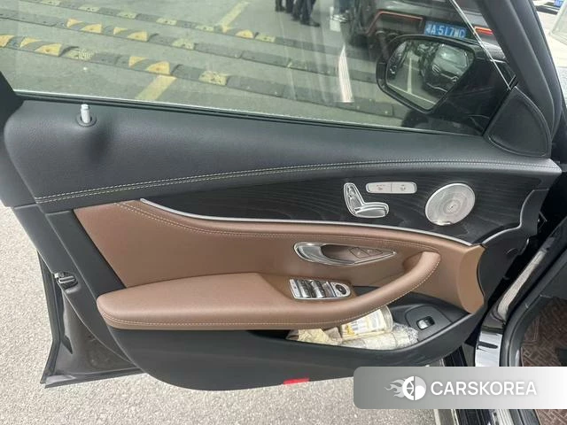 Mercedes-Benz E-class 2022 Черный из Китая, фото 6