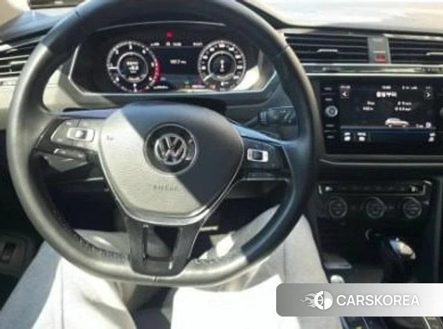 Volkswagen Tiguan second Generation 2018 Белый из Кореи, фото 6