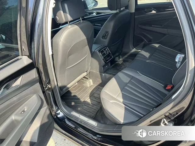 Volkswagen Passat id 4241532 из Китая 7