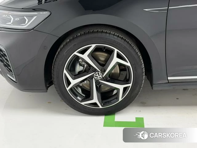 Volkswagen Passat id 4307121 из Китая 13