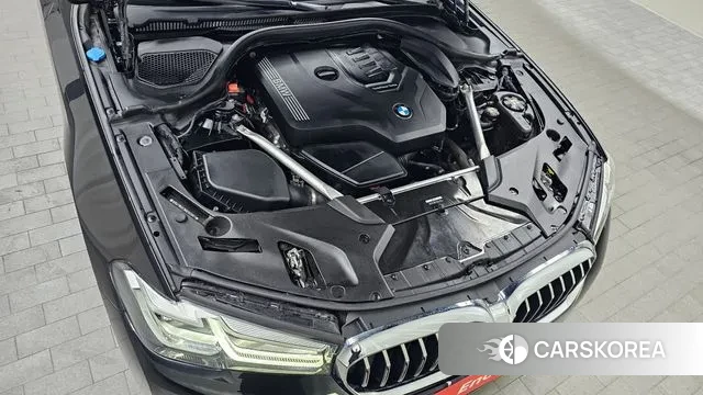 BMW 5 Series (G30) id 2998859 из Кореи 16