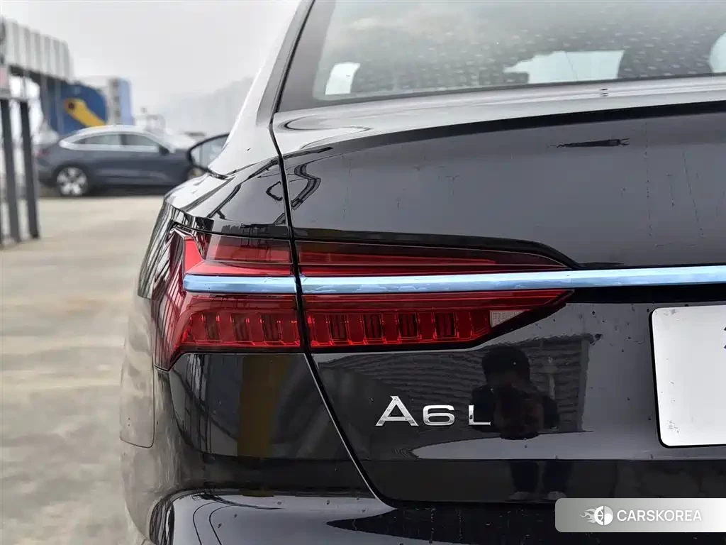 Audi A6L id 4514334 из Китая 17