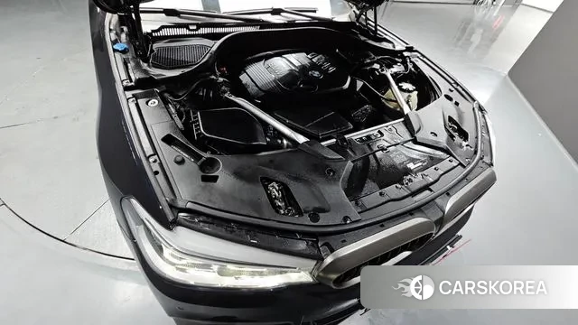 BMW 5 Series (G30) id 3682656 из Кореи 16