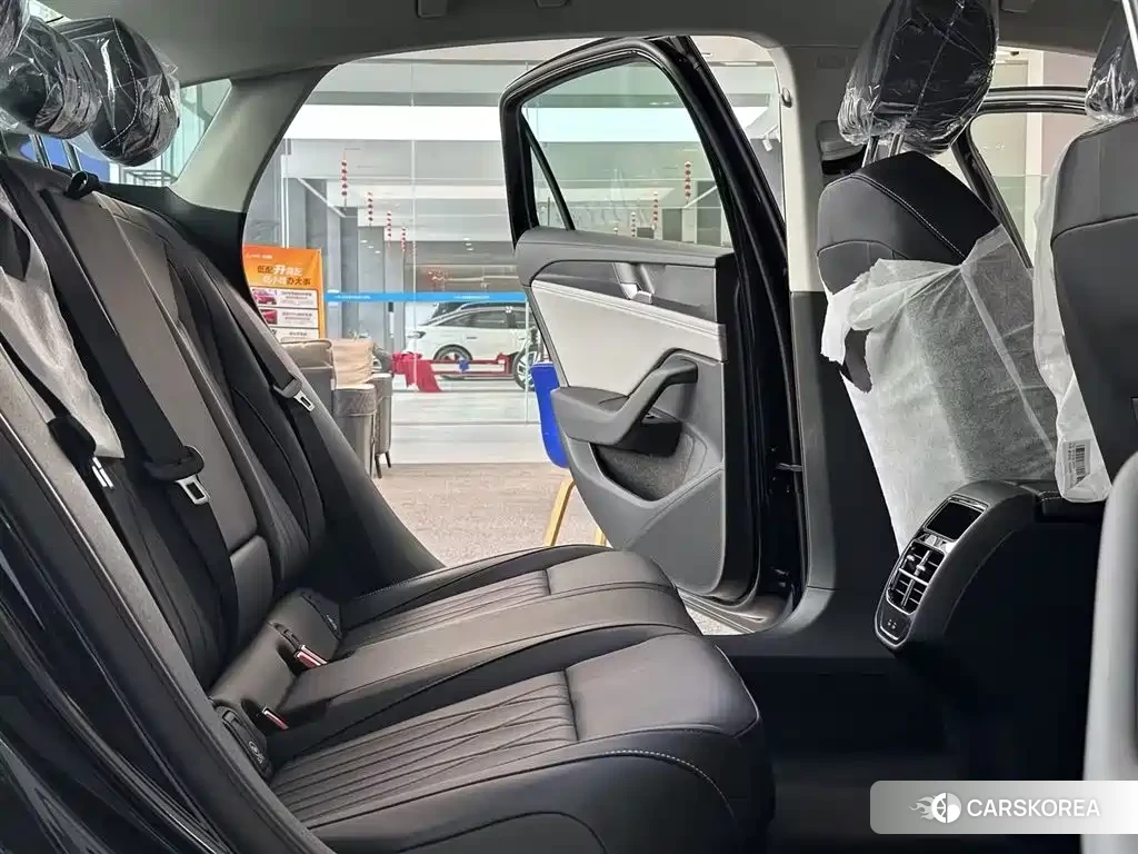 Volkswagen Magotan id 4548087 из Китая 10
