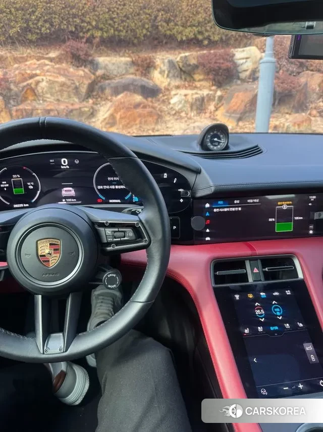 Porsche Taycan 2025 Черный из Кореи, фото 6