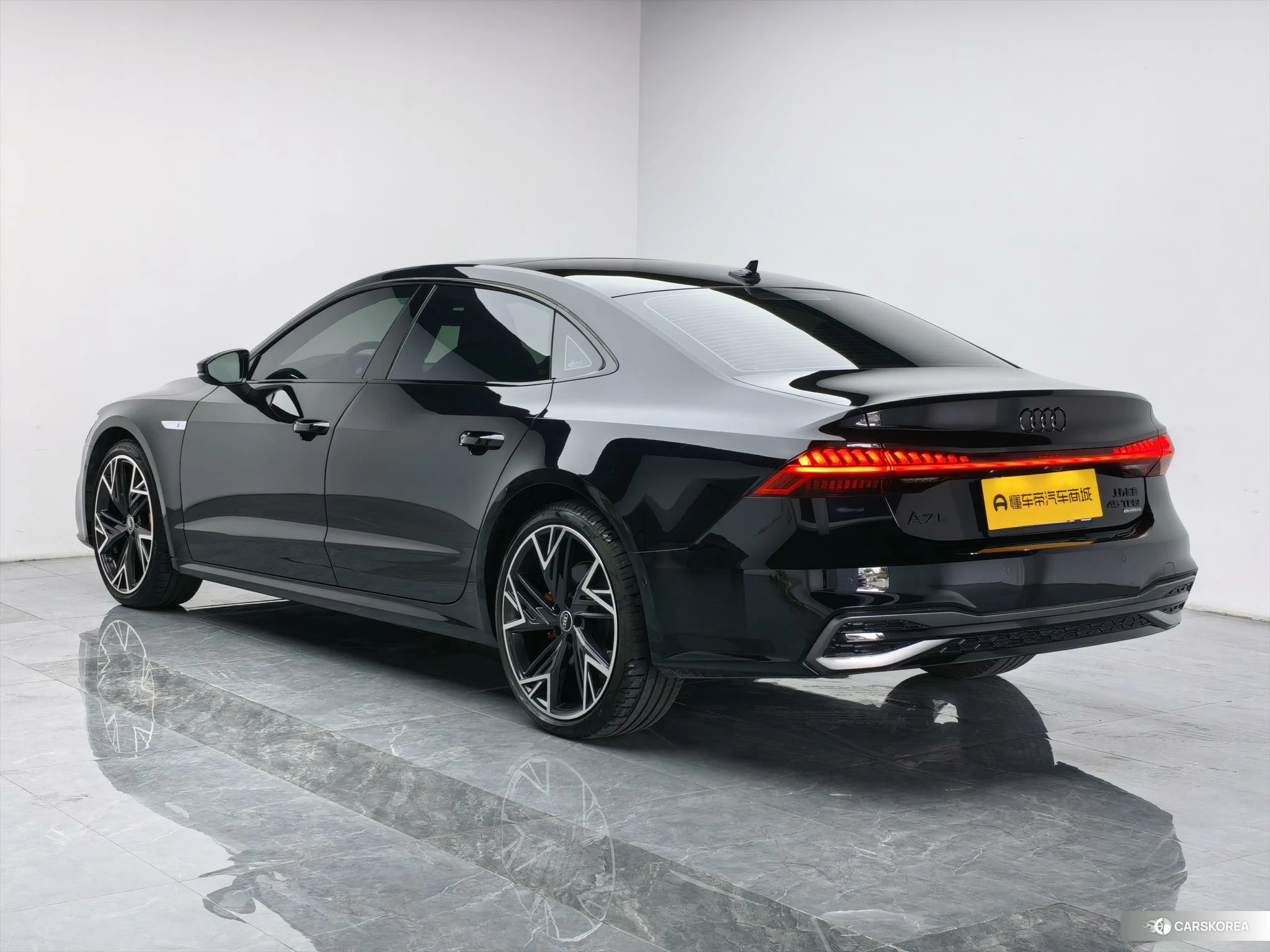 Audi A7L id 4479268 из Китая 16