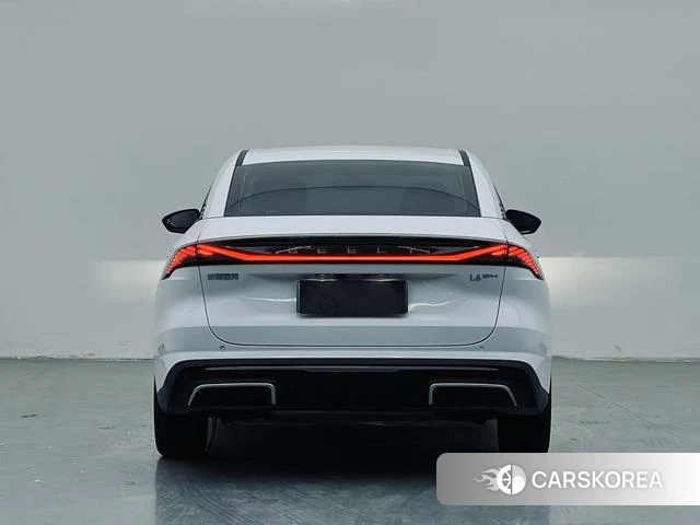 Geely Galaxy Galaxy L6 2025 Белый из Китая, фото 6