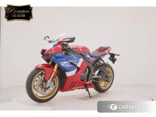Проданный Honda CBR1000RR-R FIREBLADE SP 2023 из Японии, фото 3