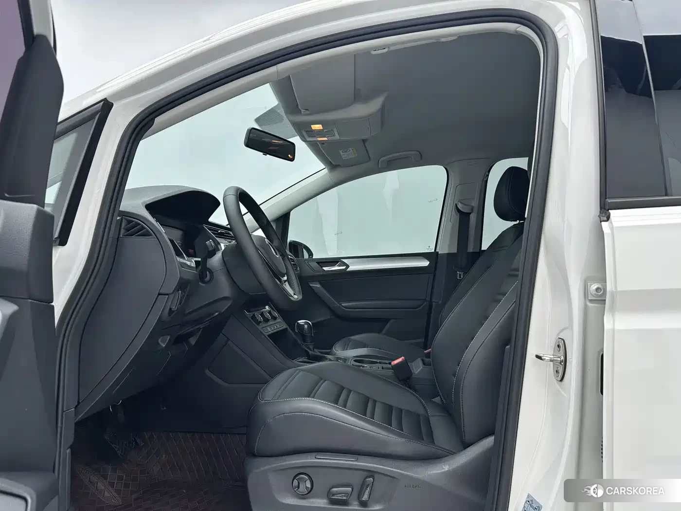 Volkswagen Touran L id 4622345 из Китая 12