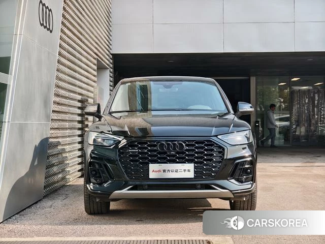 Audi Q5L Sportback 2024 Черный из Китая, фото 6
