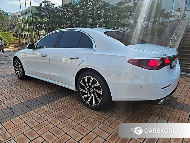 Mercedes-Benz E-Class W214 id 3739233 из Кореи 14