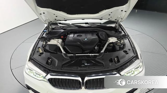 BMW 5 Series (G30) id 4689181 из Кореи 29