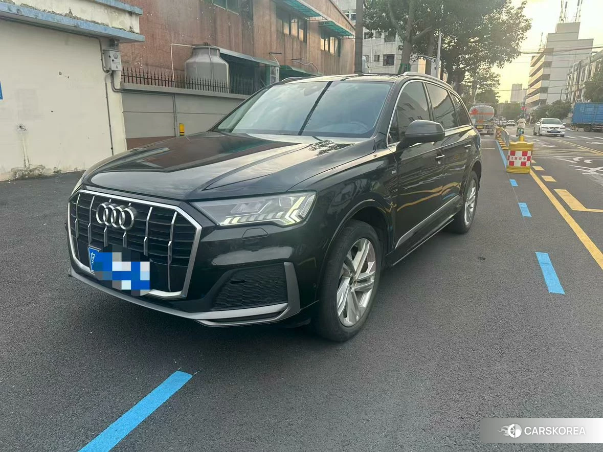 Audi Q7 2024 Черный из Китая, фото 6