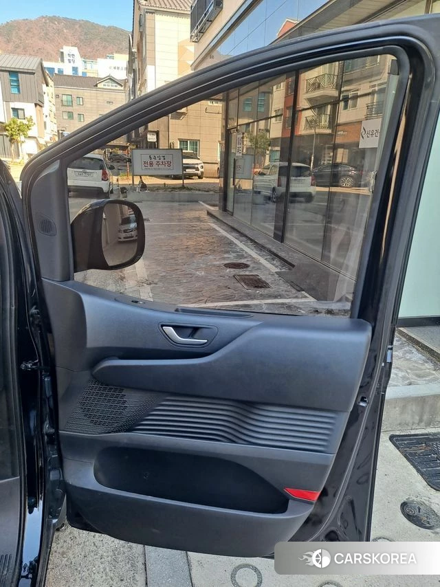 Hyundai Staria 2025 Черный из Кореи, фото 6