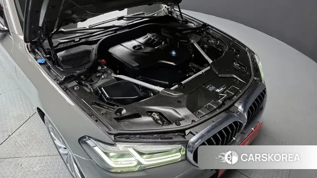 BMW 5 Series (G30) id 3650890 из Кореи 16