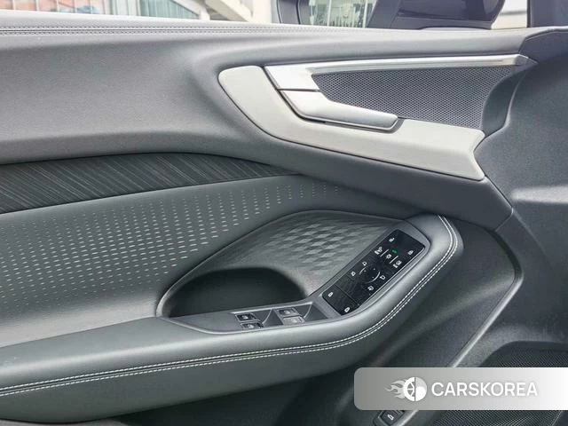 Audi A5L id 4298382 из Китая 18